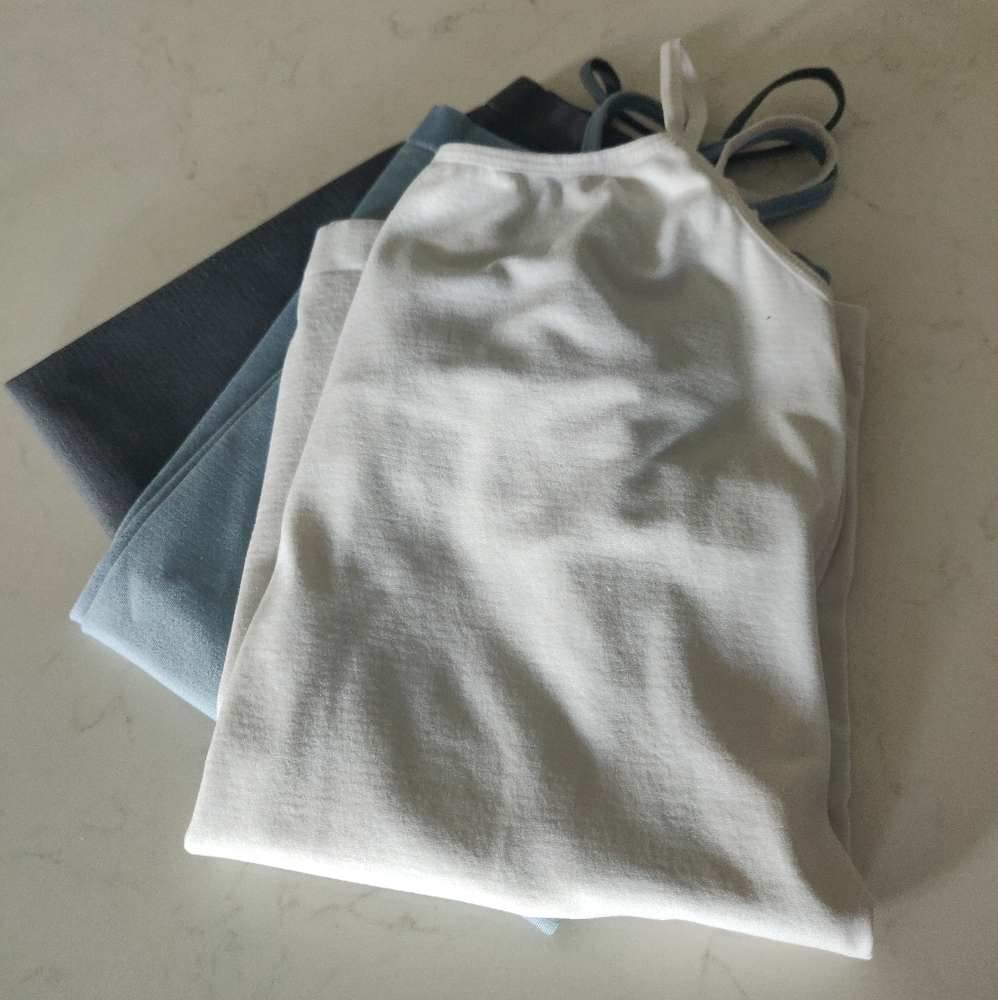 Tank tops - Picture 2 of 5